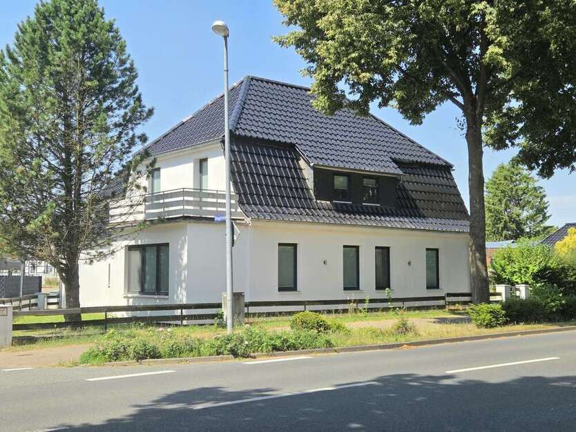 Haus zum Kaufen in Bergen 529.000 € 240 m²