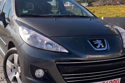 Peugeot 207 142.000 km 3.800 &euro; Bergneustadt 51702