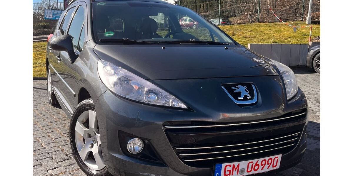 Peugeot 207 142.000 km 4.000 &euro; Bergneustadt 51702