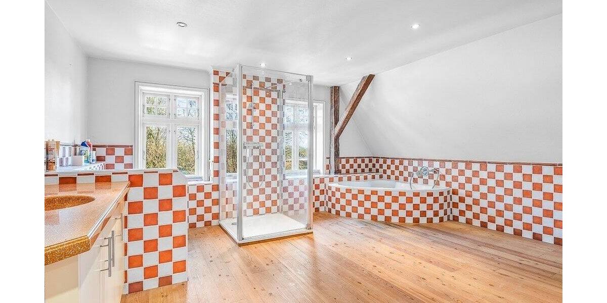 Einfamilienhaus Braderup - 6 Zimmer, 300 m&sup2;, 398.000&euro; | Angebot:25706549