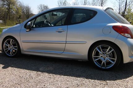 Peugeot 207 99.600 km 5.100 &euro; Lebach 66822