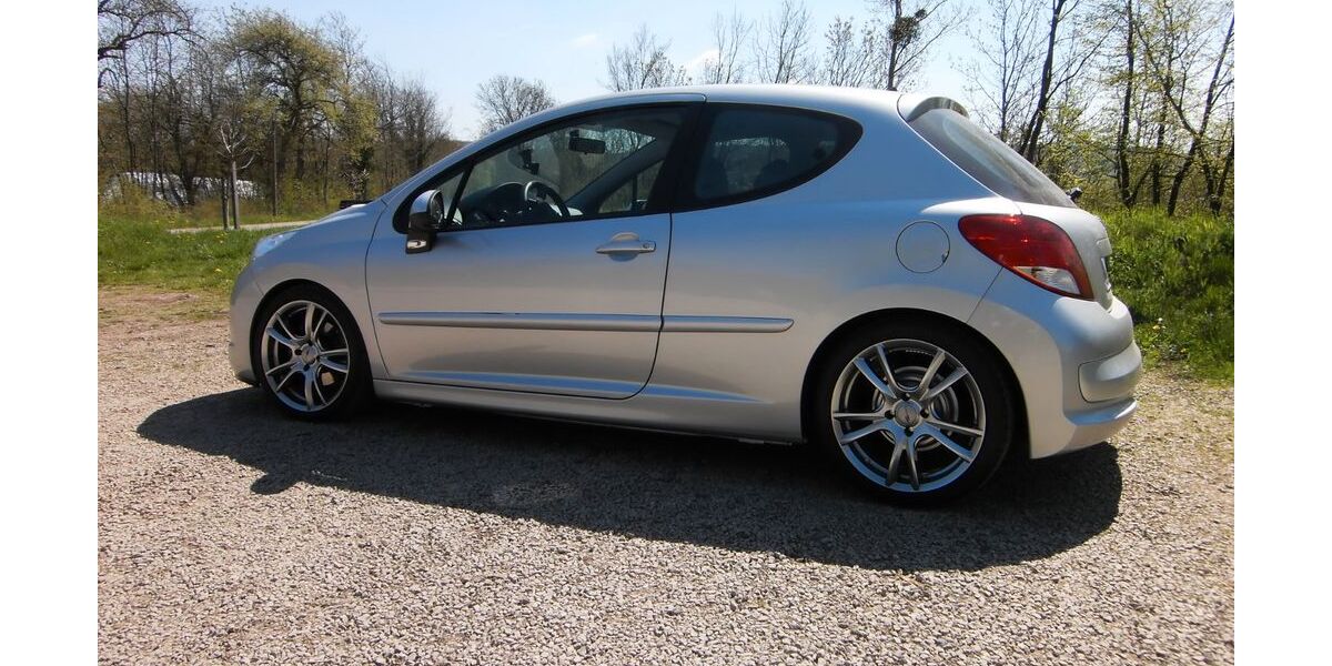 Peugeot 207 99.600 km 5.100 &euro; Lebach 66822