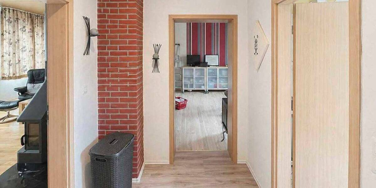 Etagenwohnung Delligsen - 3 Zimmer, 123 m&sup2;, 99.000&euro; | Angebot:26435064
