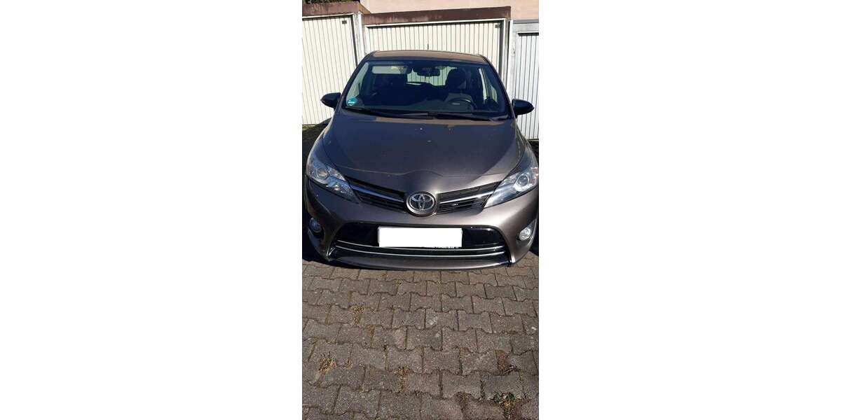 Toyota Verso 80.000 km 11.200 &euro; Bretten, Stadt 75015