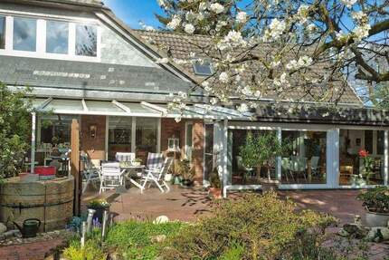 Großzügiges, individuelles, freistehendes Einfamilienhaus in zentraler, ruhiger Lage von Wiefelstede 1 zimmer