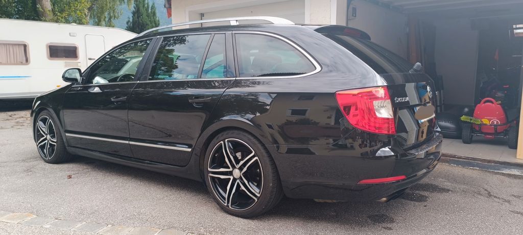 Skoda Superb 170.400 km 11.800 € Bad Reichenhall 83435
