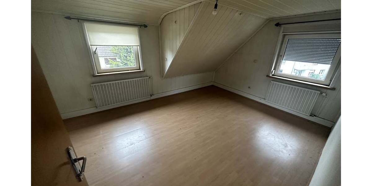 Renovierungsbedürftiges 3-Familienhaus in Rastatt 9 zimmer