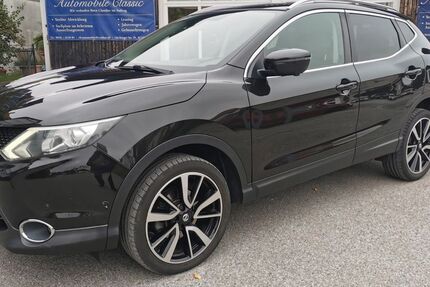Nissan Qashqai 104.900 km 13.790 € Alling 82239