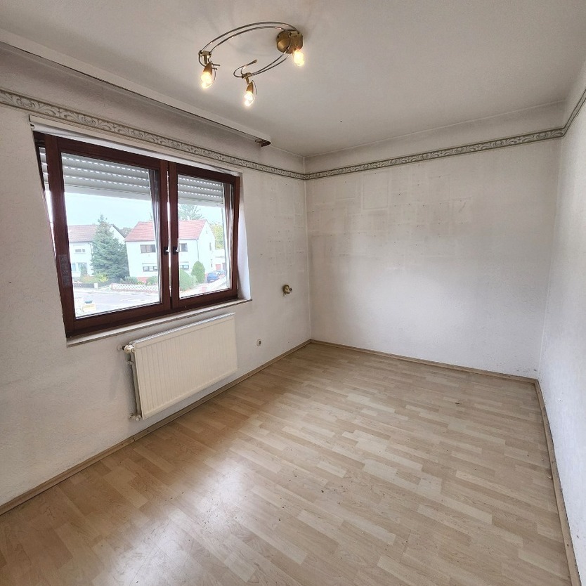 Helles Einfamilienhaus mit Potential nahe idyllischer Weinstraße und gefragter Metropolregion