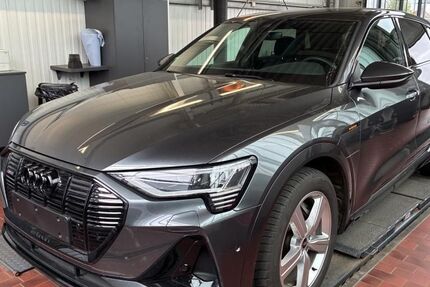 Audi e-tron 134.069 km 27.990 &euro; Braunschweig 38122