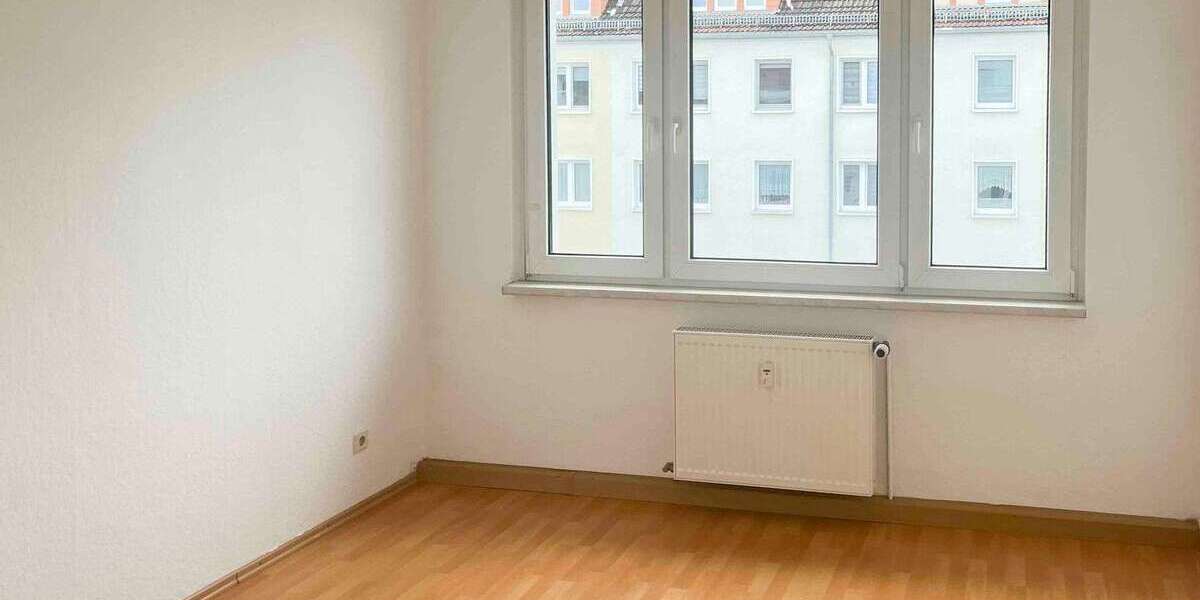 Etagenwohnung Groitzsch - 4.5 Zimmer, 75 m&sup2;, 59.000&euro; | Angebot:26449501
