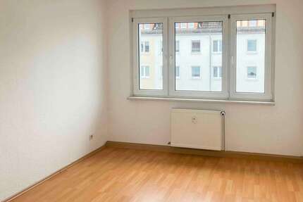 Wohnung Groitzsch - 4.5 Zimmer, 75 m&sup2;, 59.000&euro; | Angebot:26449501