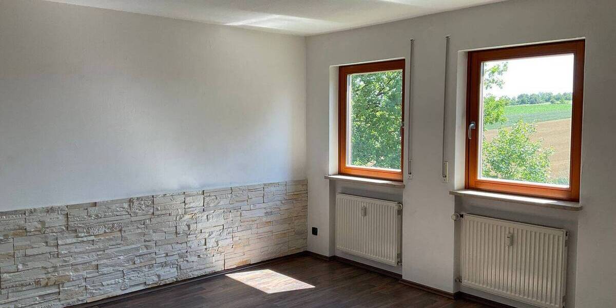 2,5-Zimmer-Wohnung mit Balkon und Carport in Gleußen 2 zimmer