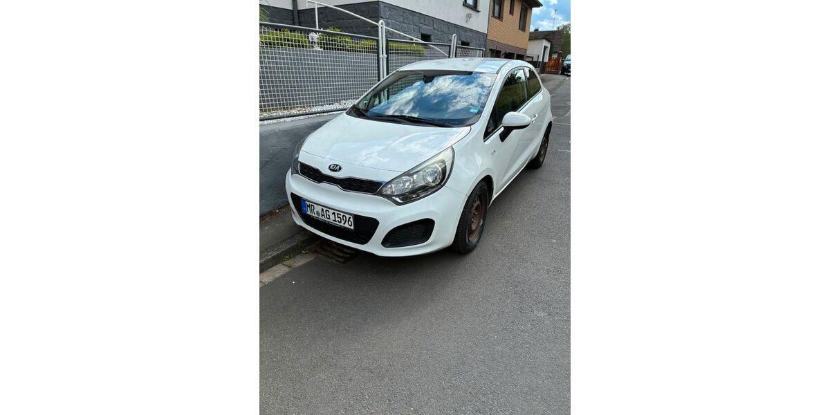Kia Rio 97.850 km 2.990 &euro; Fronhausen 35112