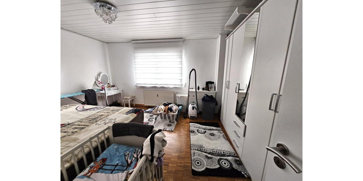 ObjNr:19646 - Freistehendes Dreifamilienhaus mit großem Grundstück; Kapitalanlage oder Mehrgenerationenhaus 9 zimmer