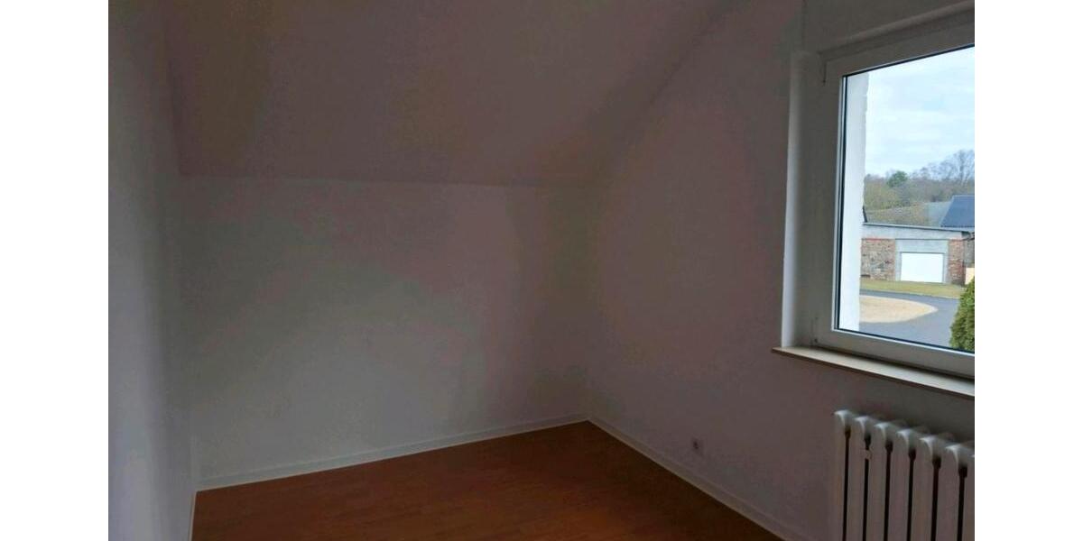 Einfamilienhaus Neuzelle - 3 Zimmer, 120 m&sup2;, 600&euro; | Angebot:25393597