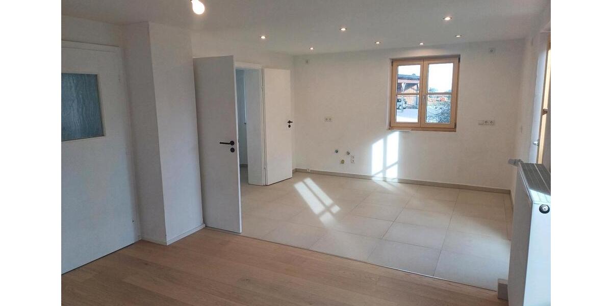 Einfamilienhaus Stephanskirchen - 6 Zimmer, 178 m&sup2;, 2.400&euro; | Angebot:25126413