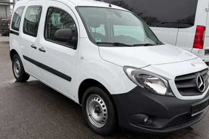 Mercedes-Benz Citan 109.000 km 10.698 &euro; STOCKELSDORF/LÜBECK 23617
