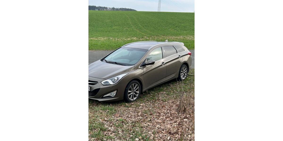 Hyundai i40 185.000 km 7.050 &euro; Coburg 96450