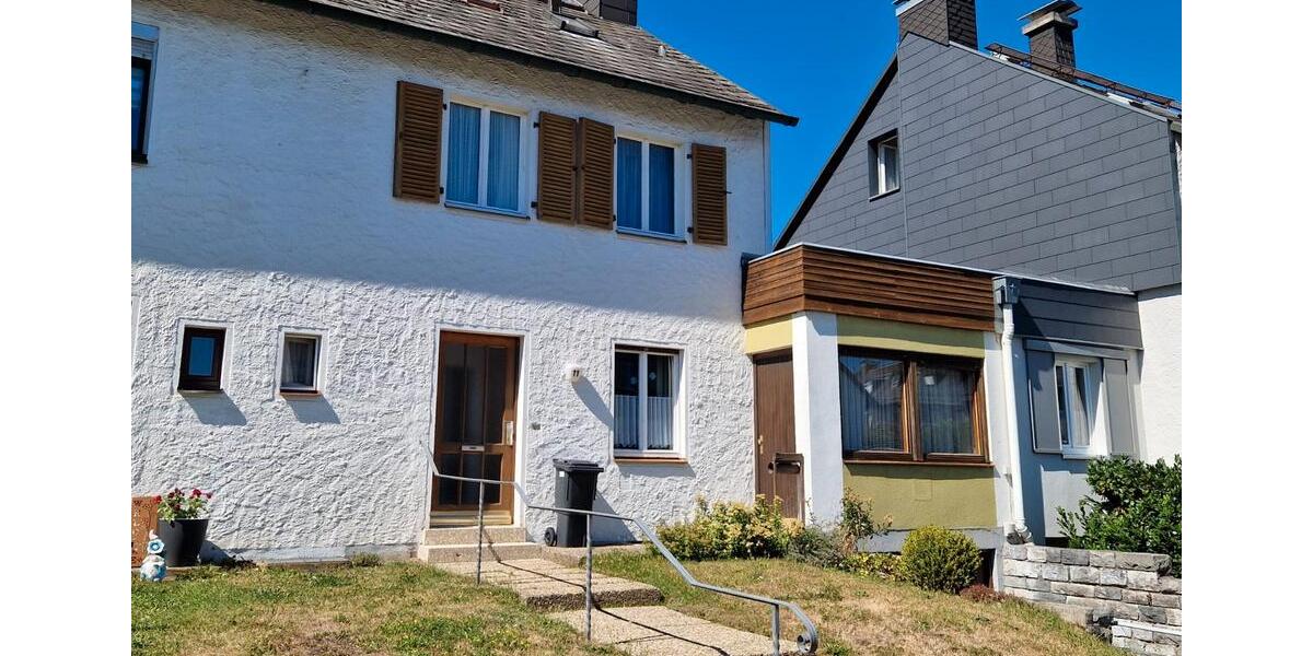 Reihenhaus Selb - 7 Zimmer, 134 m&sup2;, 129.000&euro; | Angebot:27226593