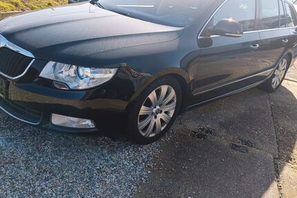 Skoda Superb 143.000 km 9.600 &euro; Gera 07551
