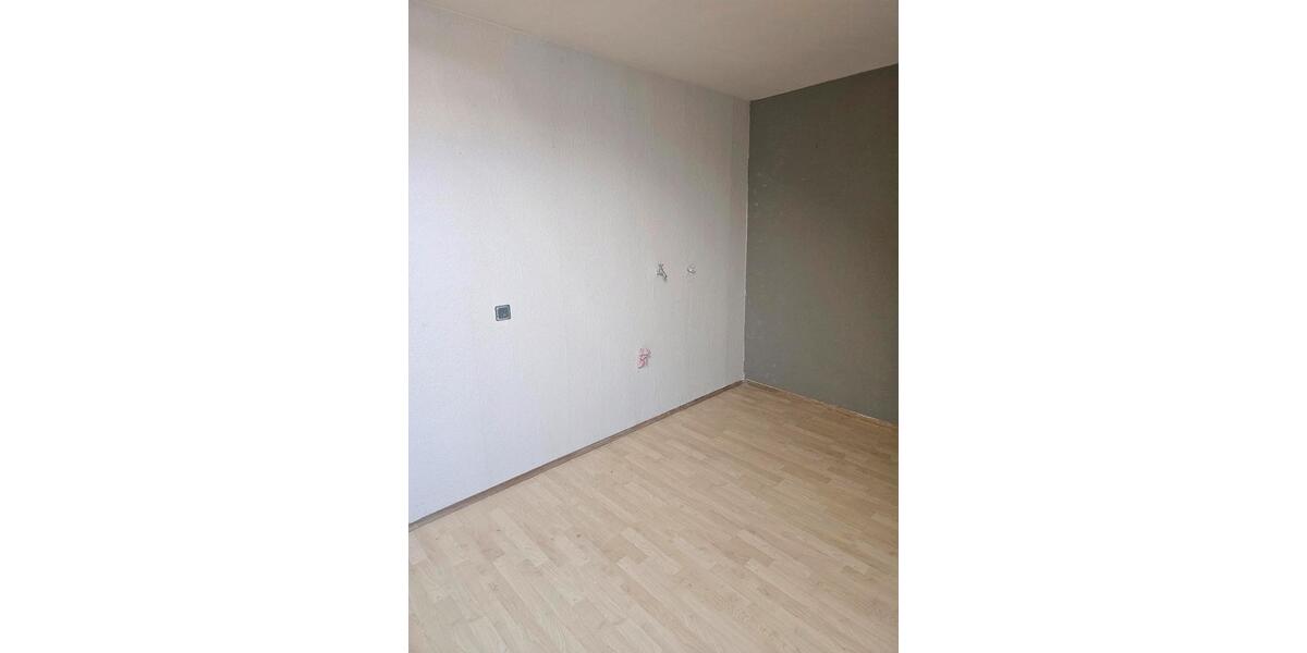Dachgeschoßwohnung Hennef (Sieg) - 2 Zimmer, 85 m&sup2;, 980&euro; | Angebot:25410222