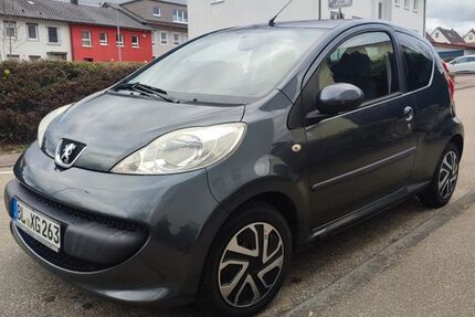 Peugeot 107 128.300 km 2.490 &euro; Balingen 72336