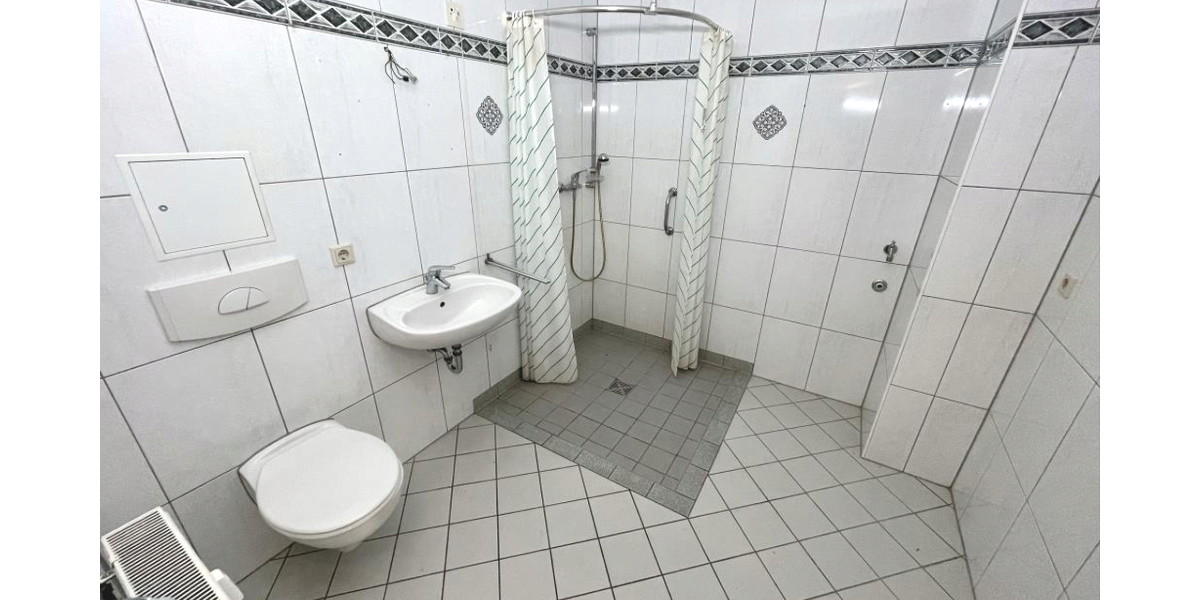 Schicke Wohnung mit Balkon und Aufzug nahe dem Stadtzentrum in ruhiger Lage! - Dachgeschoßwohnung Gera Ostviertel | Angebot:26994115