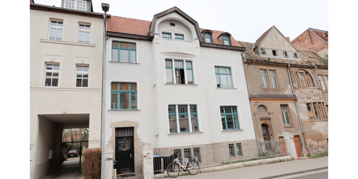 Unweit der Hochschule Anhalt - Mehrfamilienhaus - Schön gelegen 15 zimmer