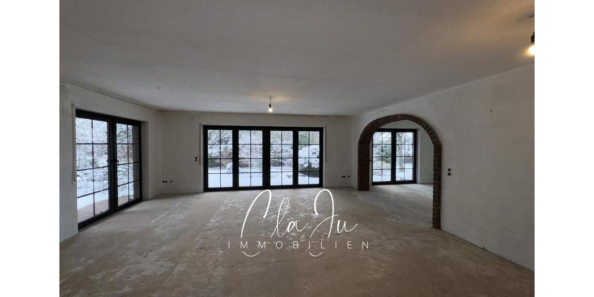 In Renovierung: Großzügige Erdgeschosswohnung mit Garten und Carport 4 zimmer