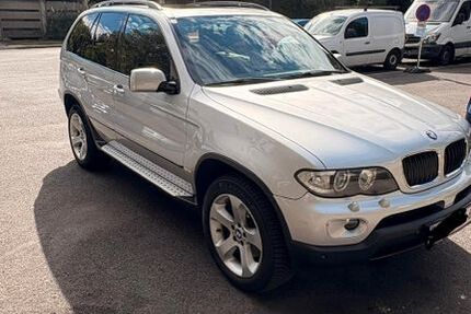 BMW X5 300.000 km 9.000 € Regensburg 93059