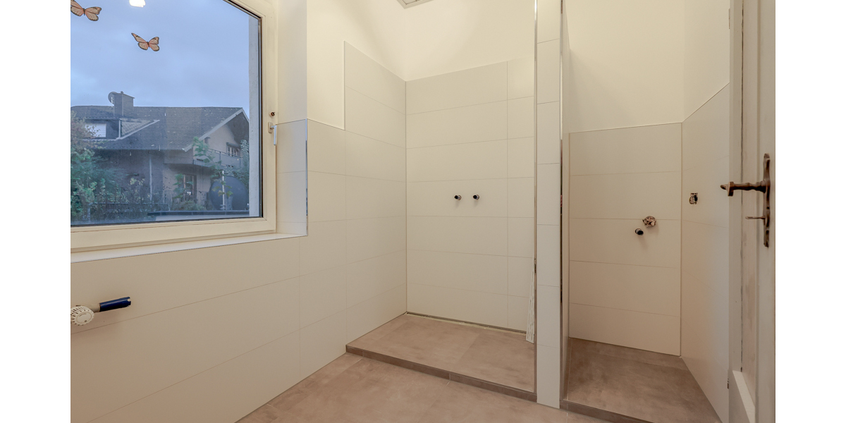 *Provisionsfrei* 5-Parteien-Haus in Königswinter-Heisterbacherrott - Mehrfamilienhaus, Wohnhaus Königswinter Heisterbacherrott | Angebot:24242346