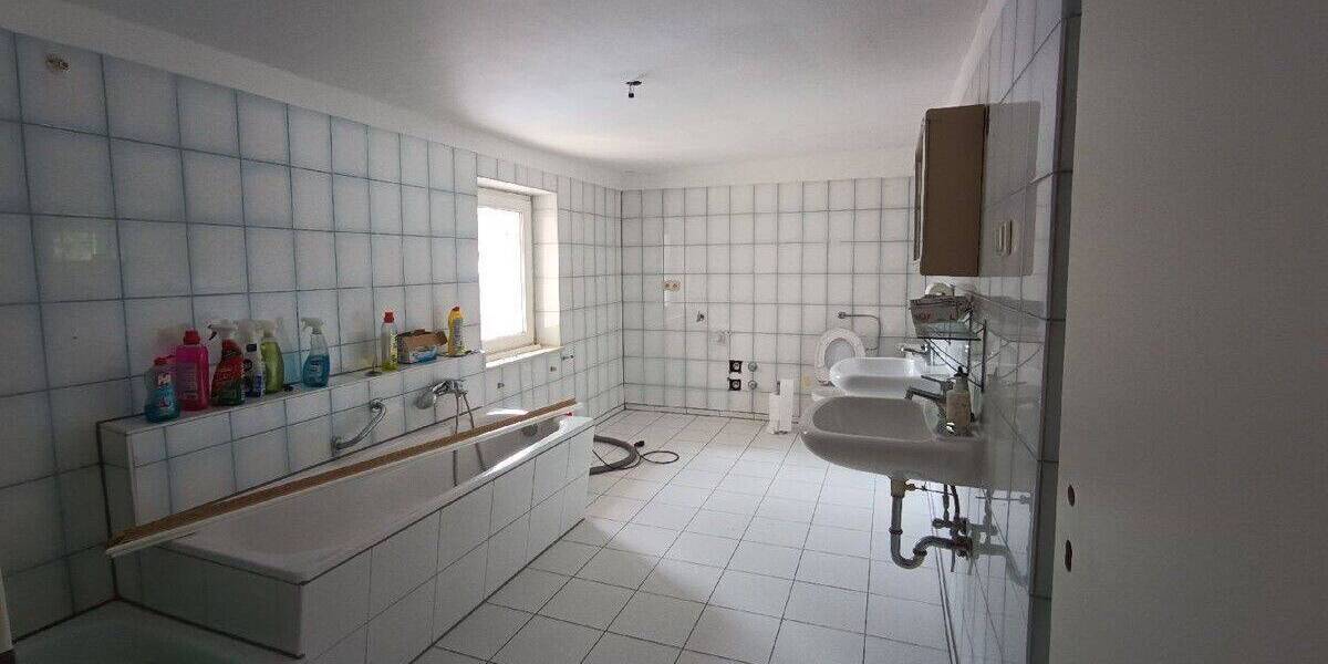 Etagenwohnung Teisnach - 5 Zimmer, 150 m&sup2;, 700&euro; | Angebot:26908829