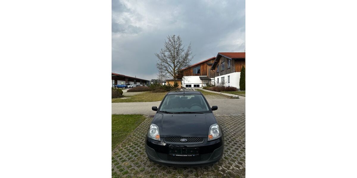 Ford Fiesta 62.000 km 550 &euro; Stephanskirchen 83071