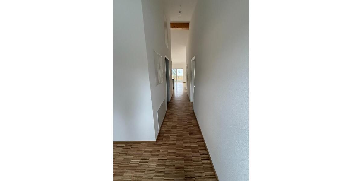 Dachgeschoßwohnung Illertissen - 3 Zimmer, 85 m&sup2;, 1.300&euro; | Angebot:25217467