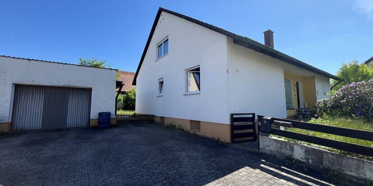Einfamilienhaus Röttenbach - 7 Zimmer, 178 m&sup2;, 419.000&euro; | Angebot:26804952