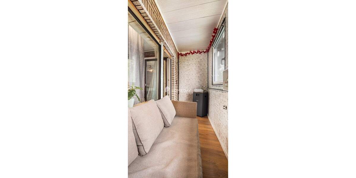 Zweifamilienhaus mit 210 m² Wohnfläche, Wintergärten, Loggia und gepflegtem Gartenparadies 1 zimmer