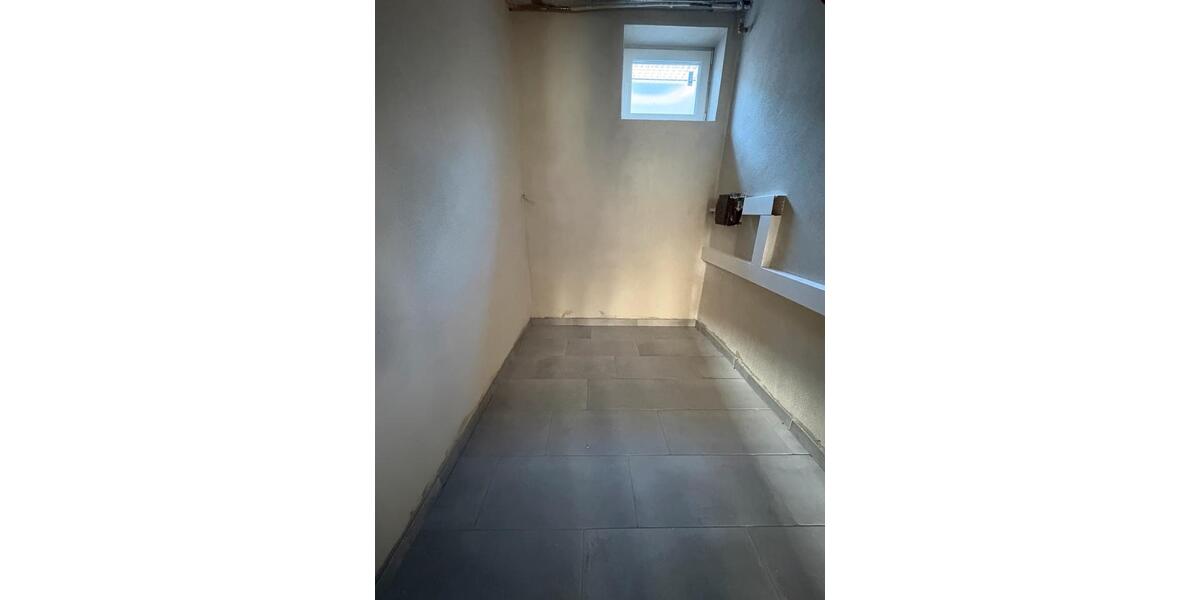 Erdgeschoßwohnung Nabburg - 3 Zimmer, 135 m&sup2;, 1.440&euro; | Angebot:25370217