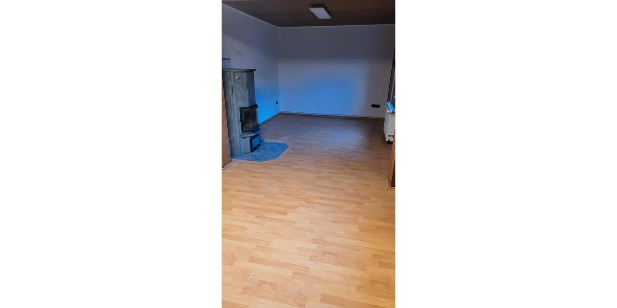 Einfamilienhaus Hillerse - 8 Zimmer, 220 m&sup2;, 1.500&euro; | Angebot:25384739