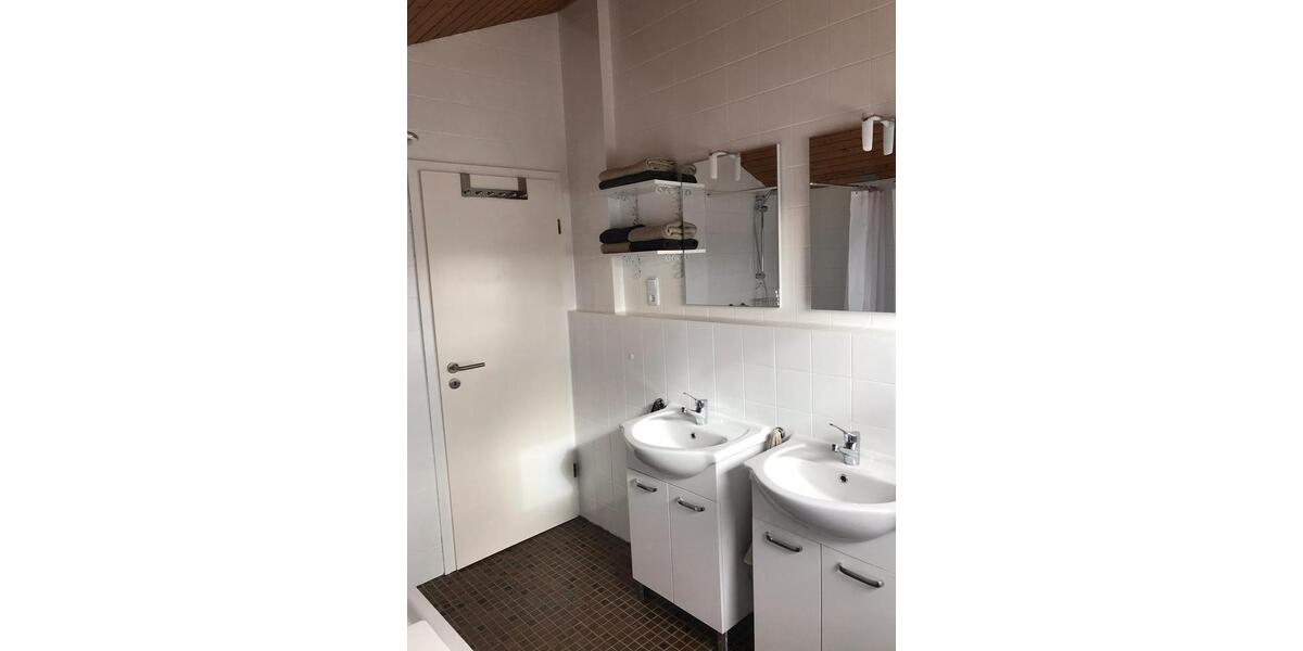 Einfamilienhaus Bonn Gielgen - 1 Zimmer, 24 m&sup2;, 465&euro; | Angebot:25053914