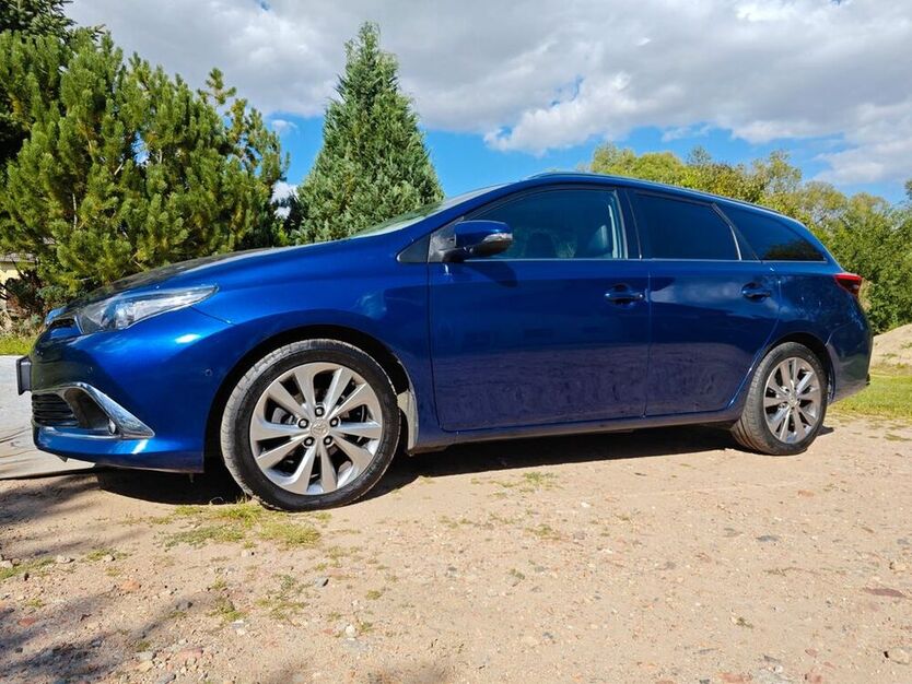 Auris Touring Sports