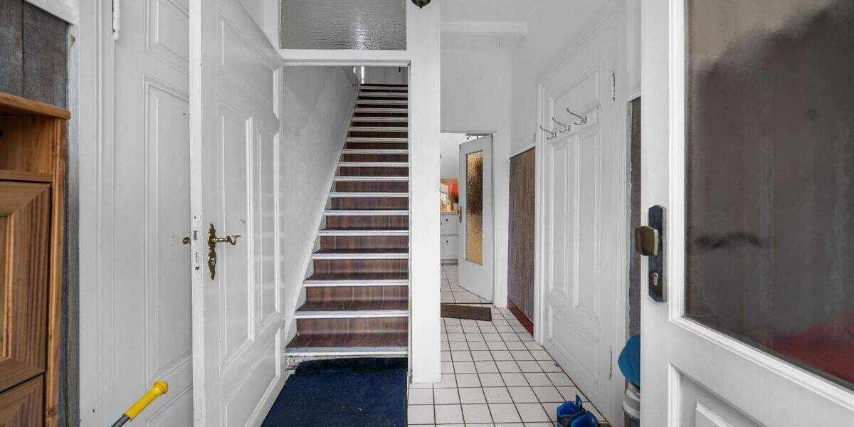 Mehrfamilienhaus, Wohnhaus Hohenwestedt - 8 Zimmer, 221 m&sup2;, 289.000&euro; | Angebot:25777887
