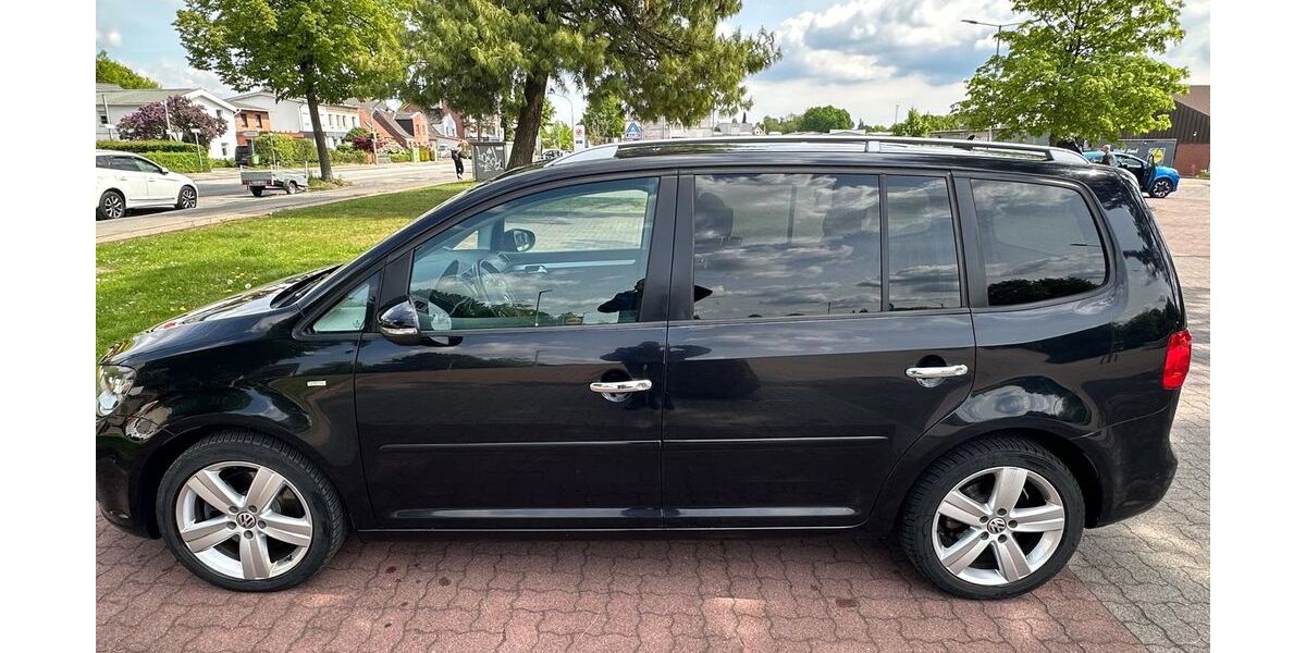 VW Touran 134.125 km 12.800 &euro; Lübeck 23562