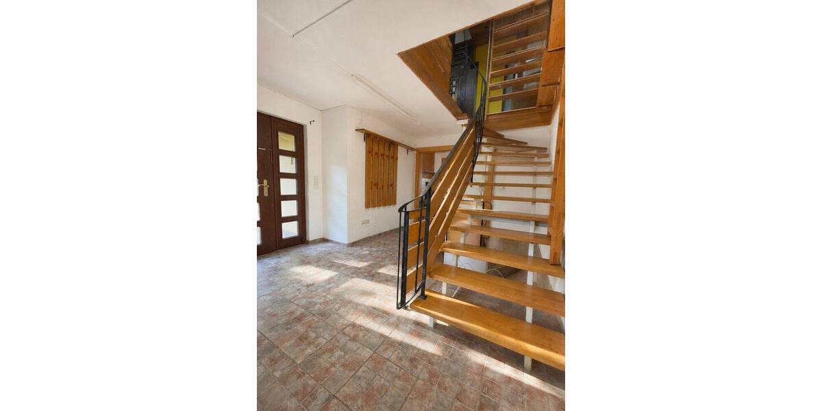 Doppelhaushälfte Gunzenhausen - 6 Zimmer, 115 m&sup2;, 325.000&euro; | Angebot:26804480