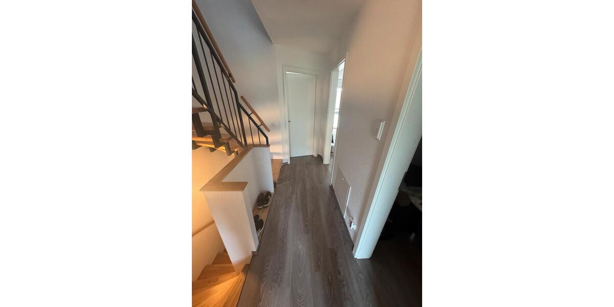 Reihenhaus Bad Endbach - 6 Zimmer, 128 m&sup2;, 1.350&euro; | Angebot:25441079