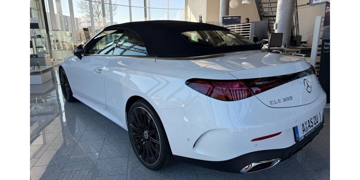 Mercedes-Benz CLE 300 4Matic Cabrio AMG+Burmester+Night+360° Edi 4.000 km 69.900 &euro; Westendorf 86707