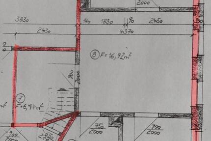 kleine hübsche Dachgeschosswohnung 2 zimmer