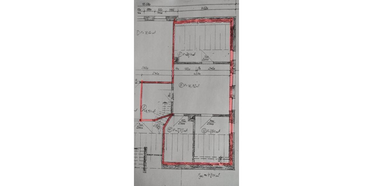 kleine hübsche Dachgeschosswohnung 2 zimmer