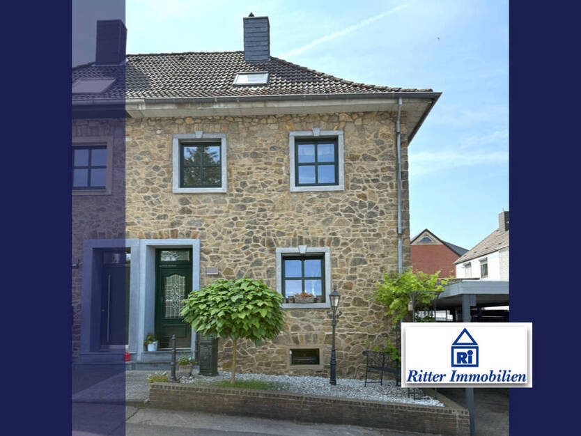 Top modernisiertes Einfamilien-Bruchsteinhaus mit schönem Garten u. Carport