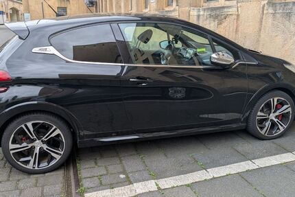 Peugeot 208 62.000 km 13.000 &euro; Berlin 13587